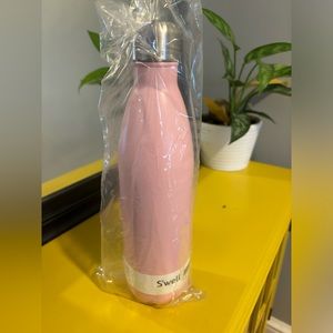 Pink S’well water bottle (25 ounces)
